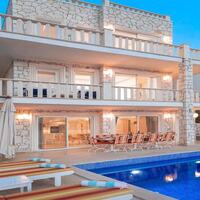 Villa Ketchy — 1