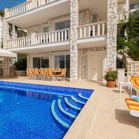 Villa Ketchy — 5