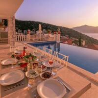Villa Ketchy — 11