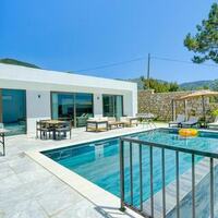 Villa Mercury 9 — 3
