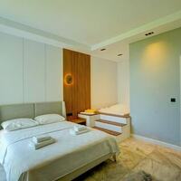 Villa Mercury 9 — 13