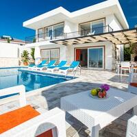 Villa Eslem Üzümlü — 1