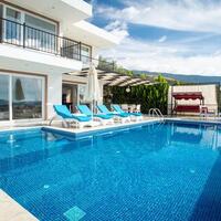 Villa Eslem Üzümlü — 2