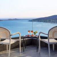 Villa Vogue — 16