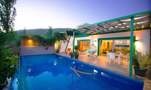 Villa Petra — 1