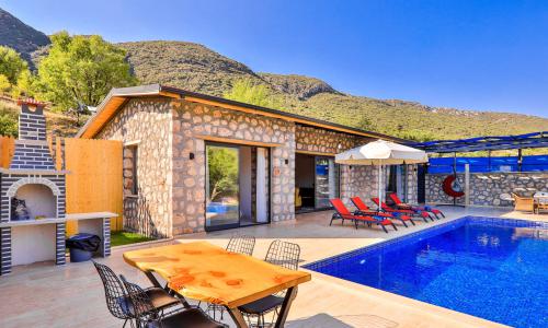 Villa Azra Naz