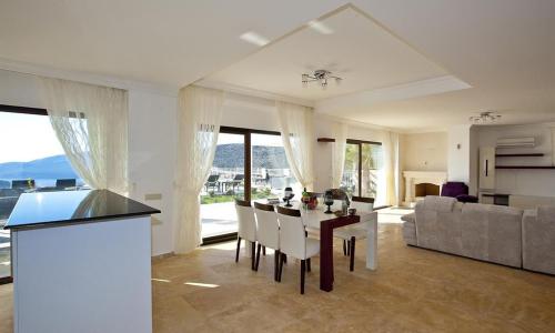 Villa Falcon Lodge — 35