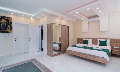 Villa Elena 1 — 73