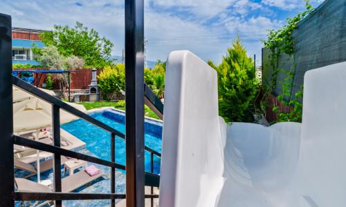 Villa Elena 1 — 27