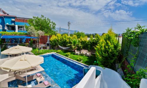 Villa Elena 1 — 18