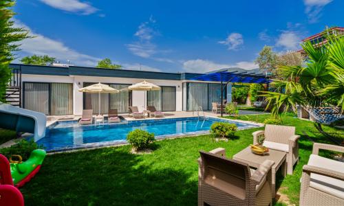 Villa Elena 1 — 5