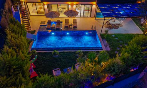 Villa Elena 1 — 14