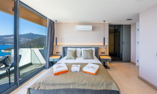 Villa Safran Flower — 24