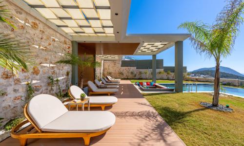 Villa Safran Flower — 8
