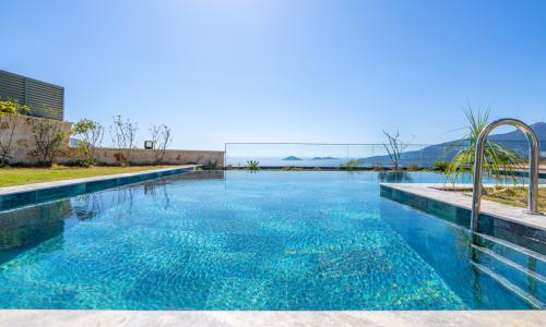 Villa Safran Flower — 10