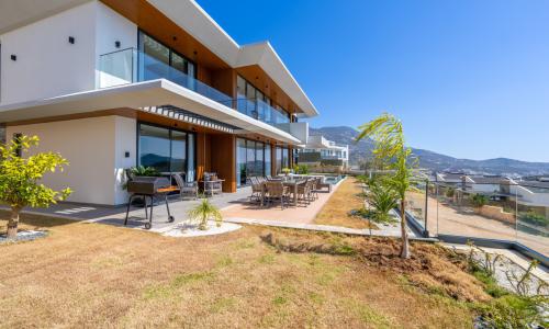 Villa Safran Flower — 15
