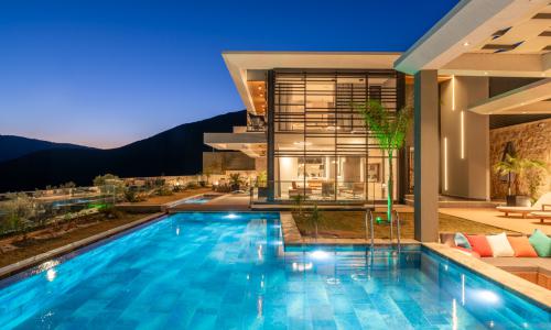 Villa Safran Flower — 2