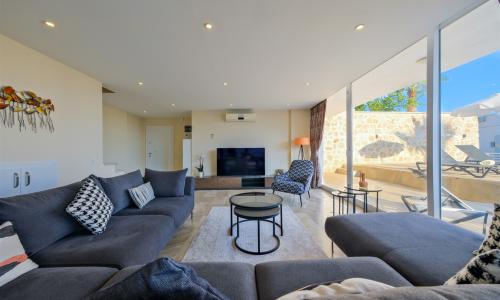 Villa Lumiere 1 — 37