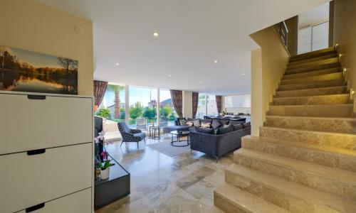 Villa Lumiere 1 — 42