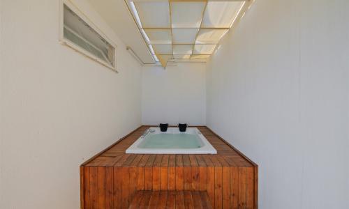 Villa Lumiere 1 — 76