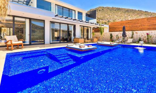 Villa Glorious — 4