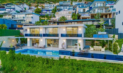 Villa July — 3