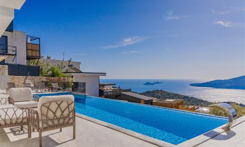 Villa July — 27