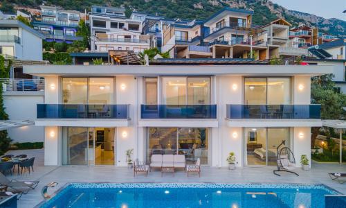 Villa July — 10