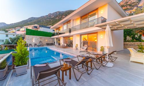 Villa July