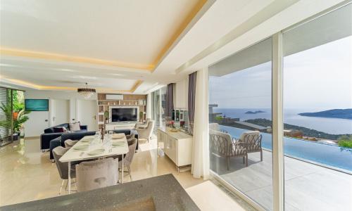 Villa July — 39