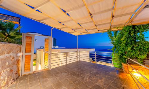 Villa July — 24