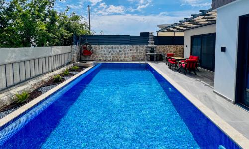 Villa Lantana — 17