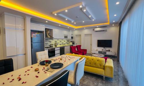 Villa Lantana — 8