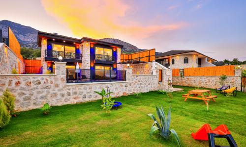 Villa Sandak 3 — 3