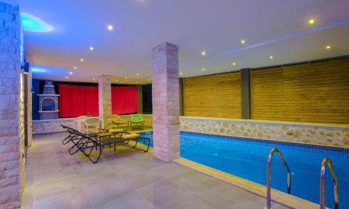 Villa Tarz — 8