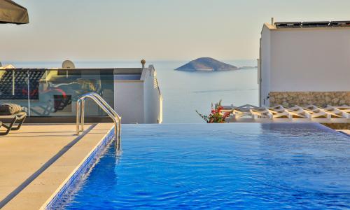 Villa Dreams — 11