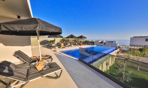 Villa Dreams — 30