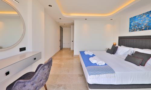 Villa Dreams — 13