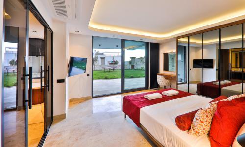 Villa Dreams — 14