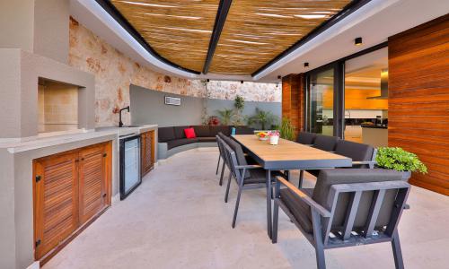 Villa Dreams — 27