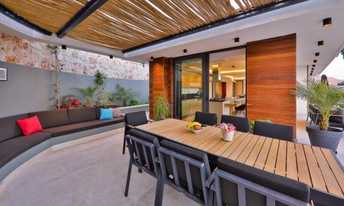 Villa Dreams — 71