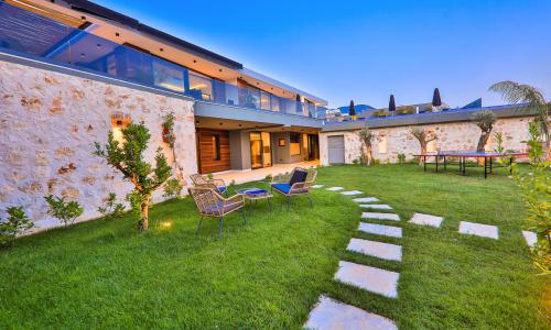 Villa Dreams — 16