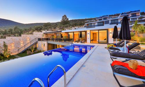 Villa Dreams — 17
