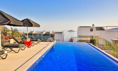 Villa Dreams — 77
