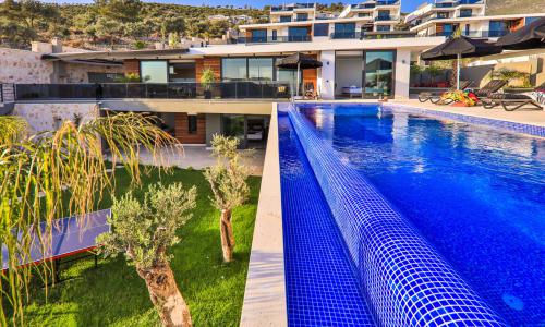 Villa Dreams — 82