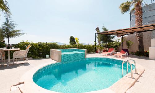 Villa Gusto 6 — 9