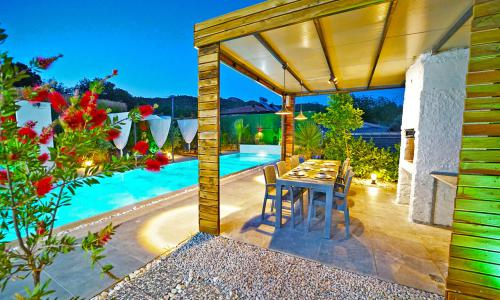 Villa Mamon Luxury Life — 35