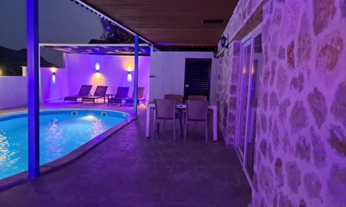 Villa Tema — 10
