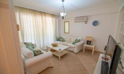 Villa Alora — 21