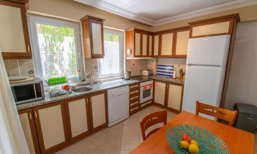 Villa Alora — 16